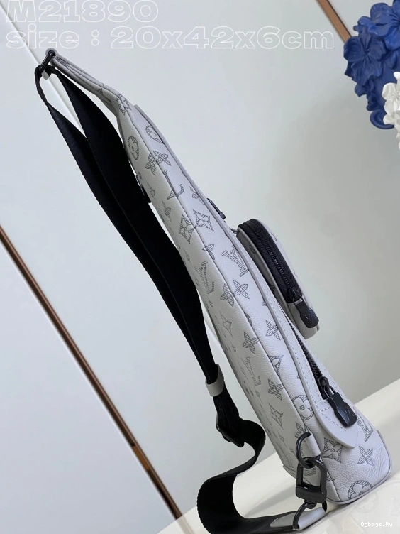 VUITTON LOUIS Duo Slingbag-20*42*6cm 0129